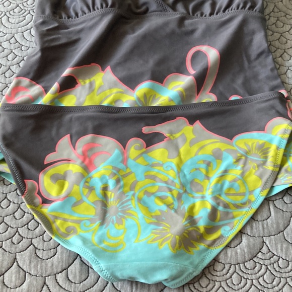 Athleta tankini and bottoms - Picture 3 of 9